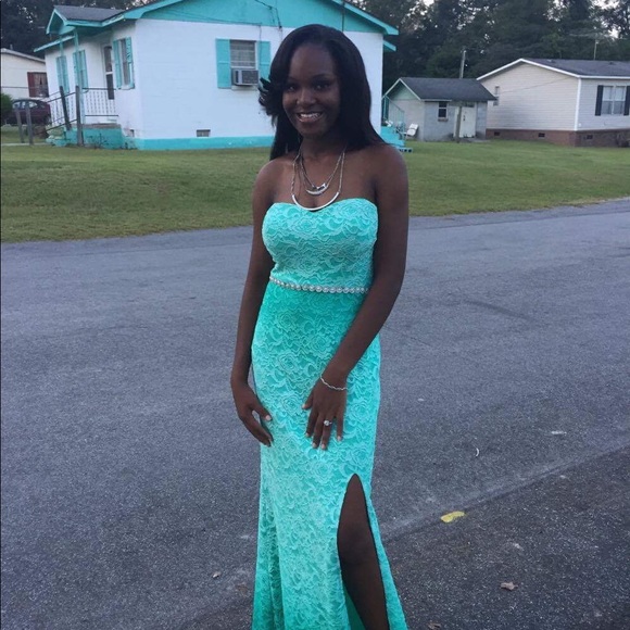 Prom Dress - Picture 2 of 5